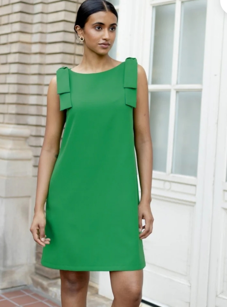 Abbey Glass Michelle Sleeveless Bow Shoulder Detail Shift Dress- Kelly Green